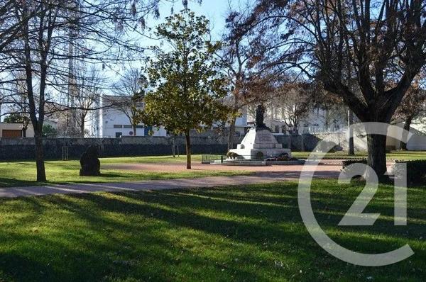 Appartement T2 à vendre  2 pièces - 45 m 2   LAVELANET  - 09