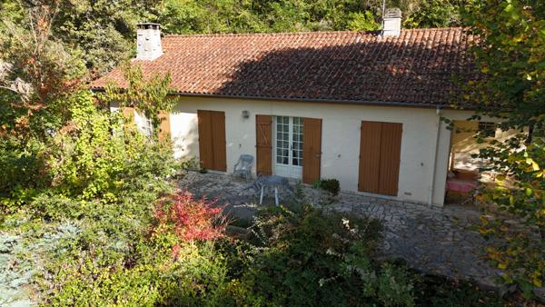 Jolie maison à rénover à flan de côteaux