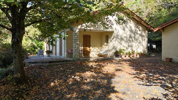 Jolie maison à rénover à flan de côteaux