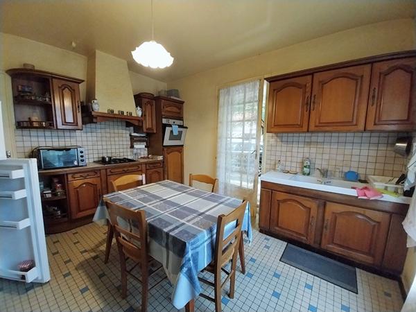 Jolie maison à rénover à flan de côteaux