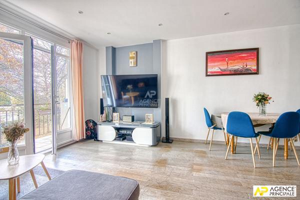 Versailles Haut de Clagny - Appartement 3 pièce(s) 69 m2 situé au 2ème étage avec ascenseur, balcon, cave et parking en option €449 000 ** - Référence 27319