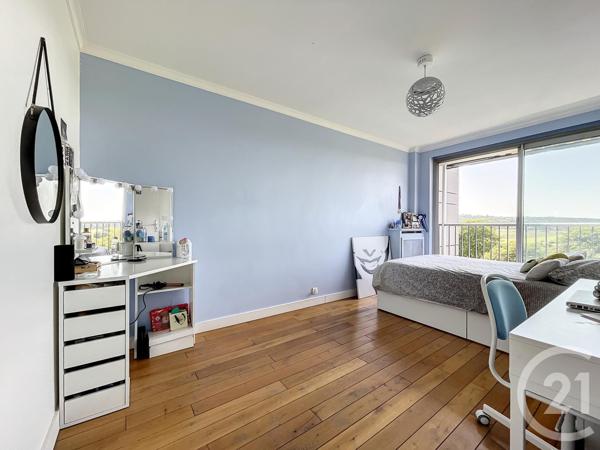 Appartement F5 à vendre  5 pièces - 131,08 m2 ST CLOUD - 92