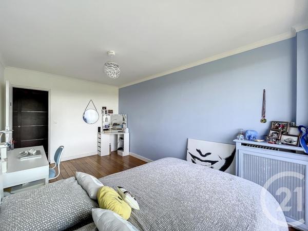 Appartement F5 à vendre  5 pièces - 131,08 m2 ST CLOUD - 92