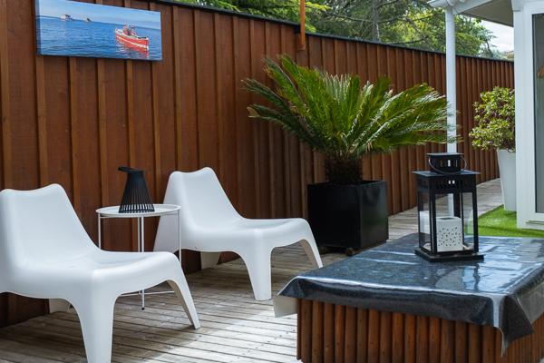 SUPERBE MAISON FAMILIALE DE 140 M2 AU CALME  QUATRE CHAMBRES  JARDIN ET GRANDE PISCINE