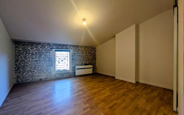 Maison à louer    4 pièces •  Mas-Grenier