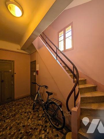 Appartement T2 de 40,4 m² traversant + loggia + cave, rue Jaubert 13005