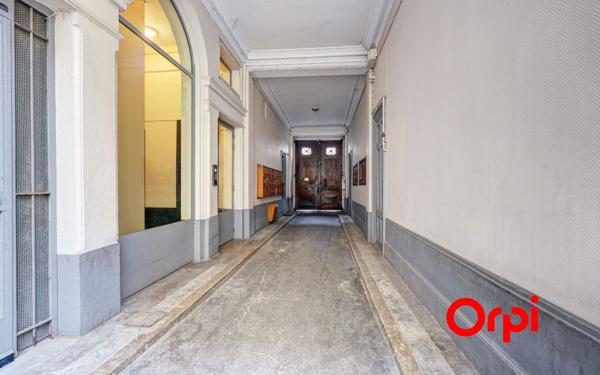 Appartement à vendre    2 pièces • 53,47 m2 Lyon 2