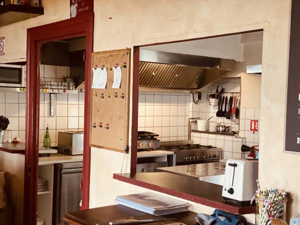 Avallon (89200) Corps de ferme situé à VILLIERS-NONAINS avec dépendances au prix de 154 600 € frais d'agence inclus.