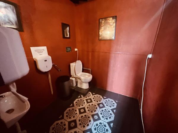 Avallon (89200) Corps de ferme situé à VILLIERS-NONAINS avec dépendances au prix de 154 600 € frais d'agence inclus.