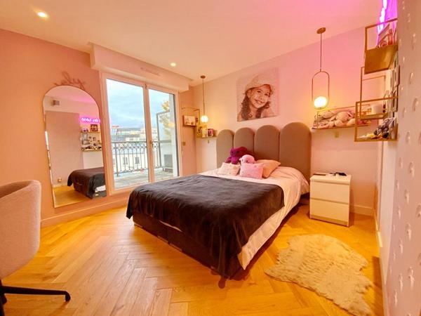 Duplex d'exception aux prestations raffinées -- 4 chambres -- terrasse de 160 m2