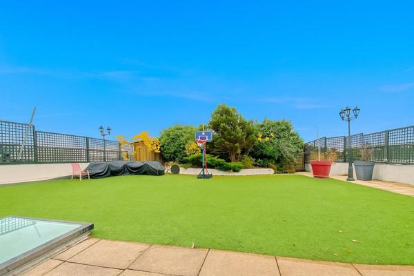 Duplex d'exception aux prestations raffinées -- 4 chambres -- terrasse de 160 m2