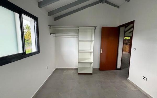 Appartement à louer    3 pièces •  Sainte-Anne