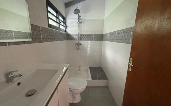 Appartement à louer    3 pièces •  Sainte-Anne