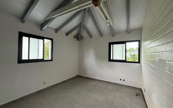 Appartement à louer    3 pièces •  Sainte-Anne