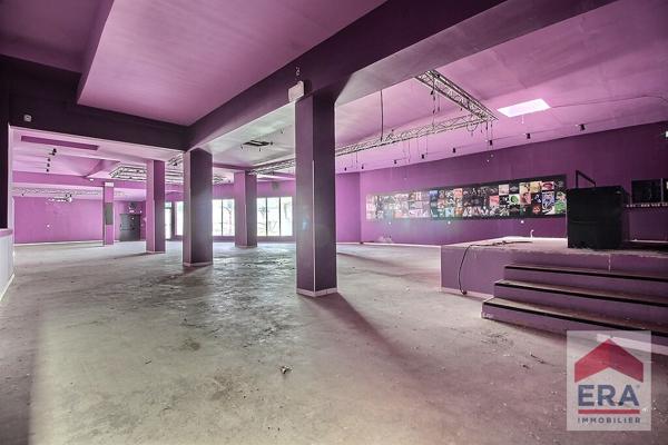 Local commercial Sarrians - 574 m2 - Piscine - Patio- Parking