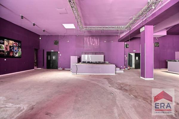 Local commercial Sarrians - 574 m2 - Piscine - Patio- Parking