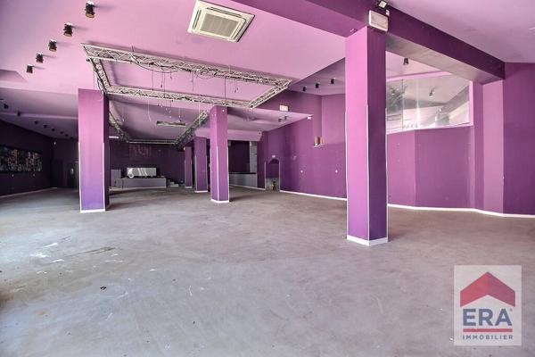 Local commercial Sarrians - 574 m2 - Piscine - Patio- Parking
