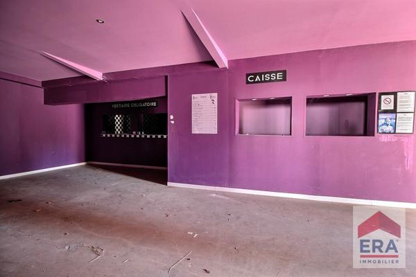 Local commercial Sarrians - 574 m2 - Piscine - Patio- Parking