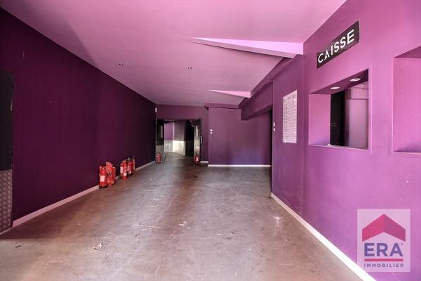 Local commercial Sarrians - 574 m2 - Piscine - Patio- Parking