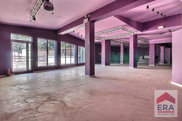 Local commercial Sarrians - 574 m2 - Piscine - Patio- Parking