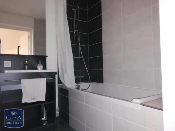 Appartement à louer 4 pièces 82.37m²