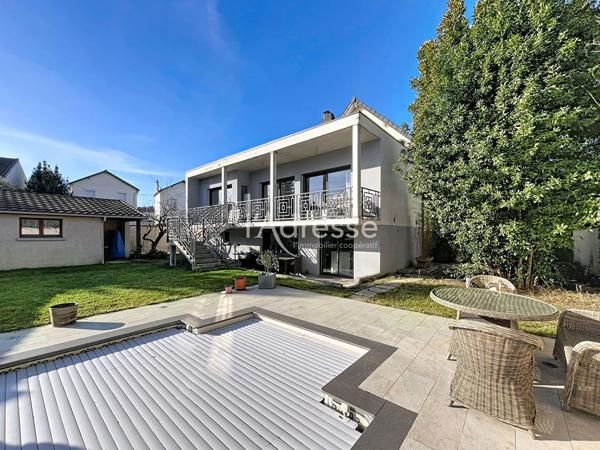 CHELLES - PROPRIÉTÉ D'EXCEPTION DE 254M² - PISCINE CHAUFFÉE - PRESTATIONS LUXUEUSES