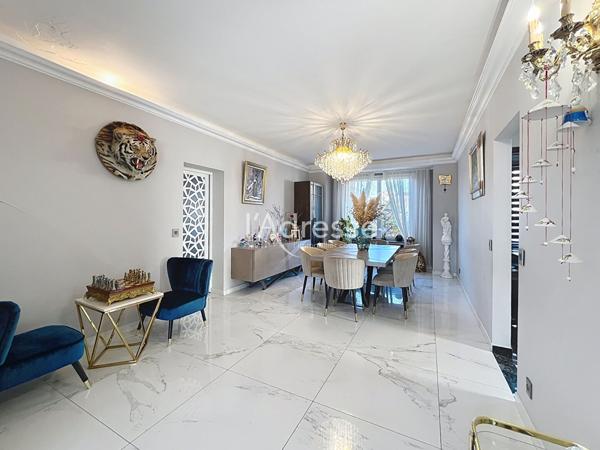 CHELLES - PROPRIÉTÉ D'EXCEPTION DE 254M² - PISCINE CHAUFFÉE - PRESTATIONS LUXUEUSES