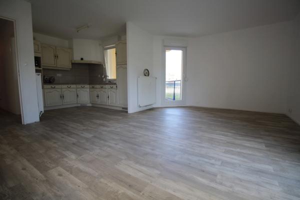 Dpt Moselle (57), à louer BOULAY MOSELLE appartement T2, 1 chambre, 2 balcons