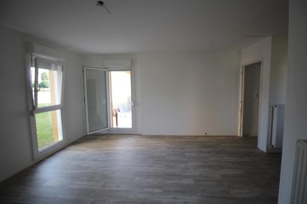 Dpt Moselle (57), à louer BOULAY MOSELLE appartement T2, 1 chambre, 2 balcons