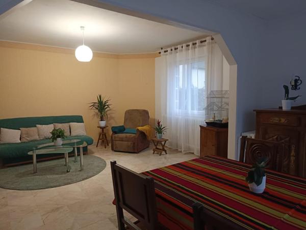 MAISON SUR SOUS SOL EN PARTIE AMENAGE