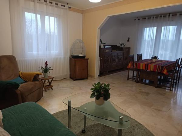 MAISON SUR SOUS SOL EN PARTIE AMENAGE