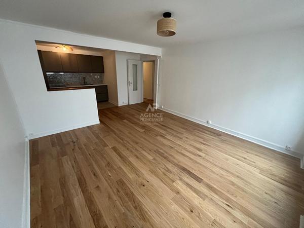 Appartement 2 pièce(s) 54.3 m2 €330 000 ** - Référence 4543