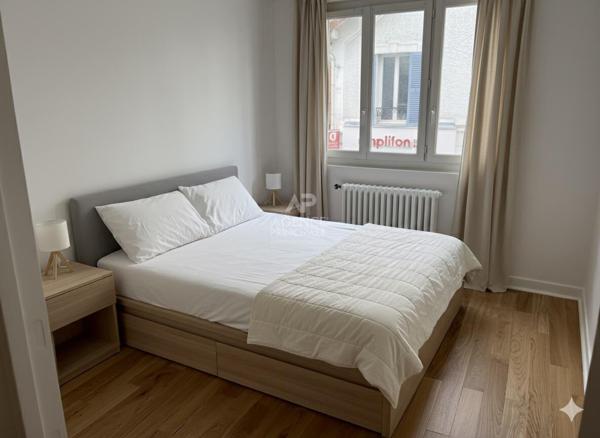 Appartement 2 pièce(s) 54.3 m2 €330 000 ** - Référence 4543