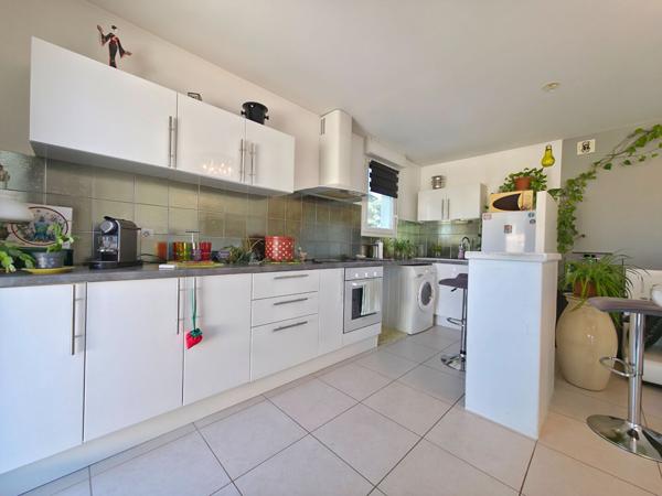 Appartement La Valette-du-var 3 pièce(s) 61.57 m2 - Résidence fermée et sécurisée - Dernier étage - Garage - Place privative - Cave