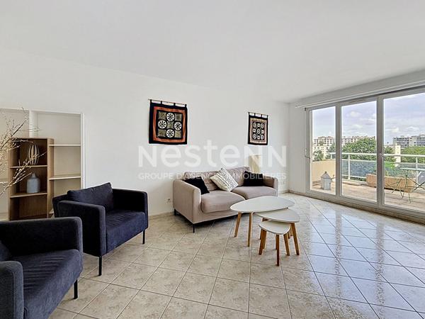 Grand Appartement T2 avec une chambre, grande terrasse en dernier étage avec Piscine - 69500 BRON