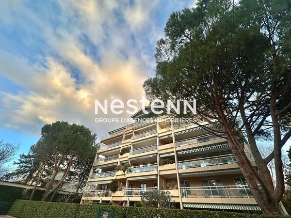 Grand Appartement T2 avec une chambre, grande terrasse en dernier étage avec Piscine - 69500 BRON