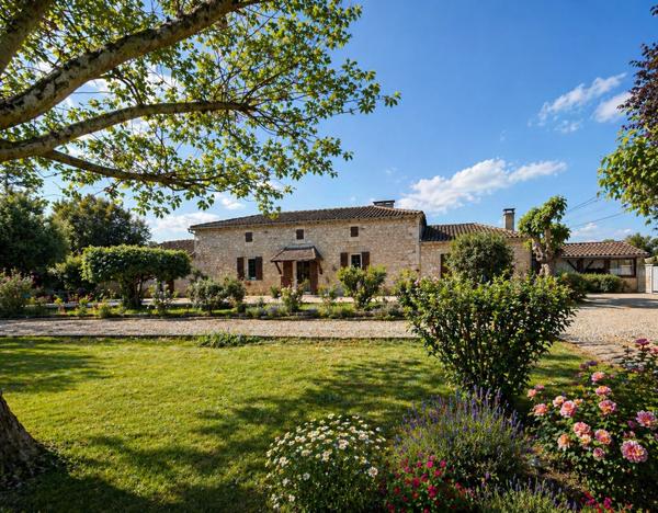 Saint-Sylvestre-sur-Lot (47140) 15 min Villeneuve sur lot - Longère en pierre avec piscine et dépendance