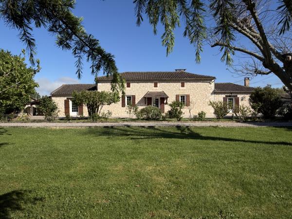 Saint-Sylvestre-sur-Lot (47140) 15 min Villeneuve sur lot - Longère en pierre avec piscine et dépendance