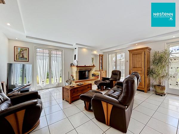 Maison familiale Saint-Rambert -  5 pièces - 4 chambres avec double garage, jardin et piscine !