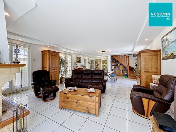 Maison familiale Saint-Rambert -  5 pièces - 4 chambres avec double garage, jardin et piscine !