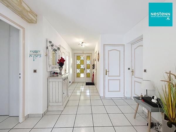 Maison familiale Saint-Rambert -  5 pièces - 4 chambres avec double garage, jardin et piscine !