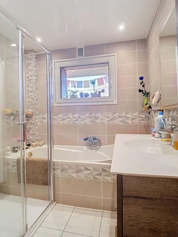 BONS EN CHABLAIS  Appartement de Type 3  de 68 m² avec garage et cave  - proche gare Leman Express