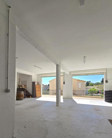 VILLA CONTEMPORAINE 2018 de 150m² | DPE A | PISCINE PIERRE DE BALI | 300M DU VILLAGE | CAUMONT-SUR-DURANCE