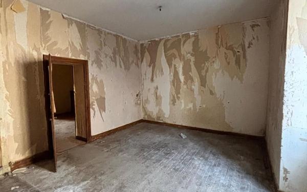 Immeuble à vendre    8 pièces • 261,79 m2 Chauvigny