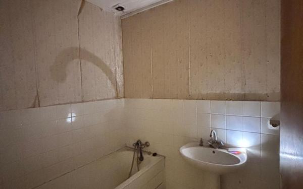 Immeuble à vendre    8 pièces • 261,79 m2 Chauvigny