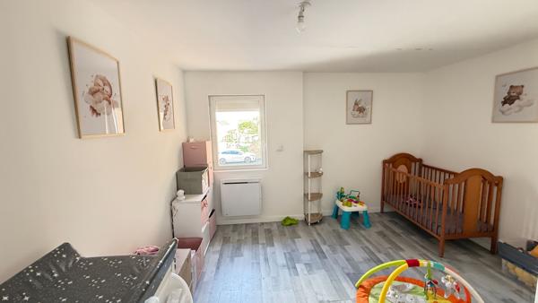 NOAILLES A 10 MIN - Maison familiale - 20 pièces, 10 chambres- piscine chauffée - garage - 2 appartements- jardin