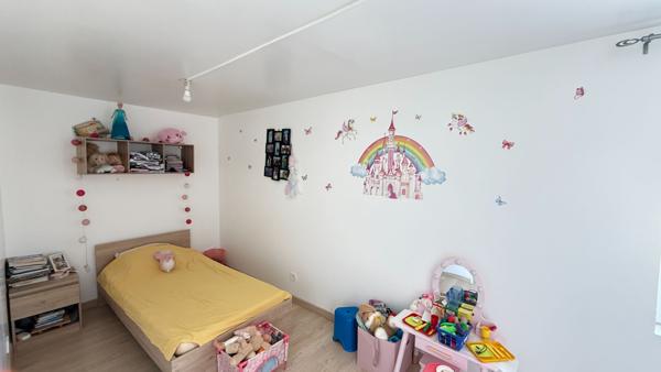 NOAILLES A 10 MIN - Maison familiale - 20 pièces, 10 chambres- piscine chauffée - garage - 2 appartements- jardin