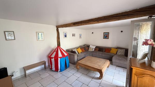 NOAILLES A 10 MIN - Maison familiale - 20 pièces, 10 chambres- piscine chauffée - garage - 2 appartements- jardin
