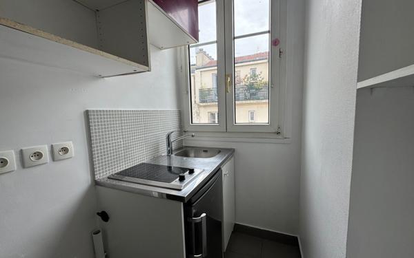 Appartement à vendre    2 pièces • 25 m2 Saint-Ouen