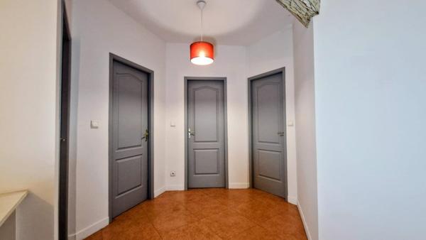 Magnifique maison rénovée au cœur du village d'Aiguillon – 150 m² habitables avec jardin